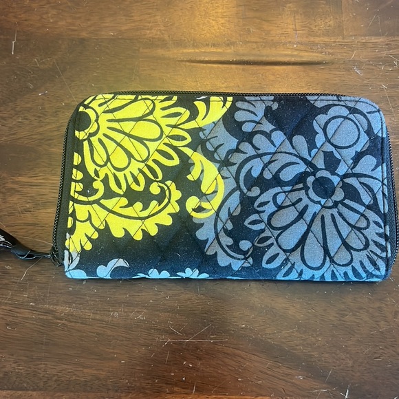 Vera Bradley Wallet - Picture 2 of 3